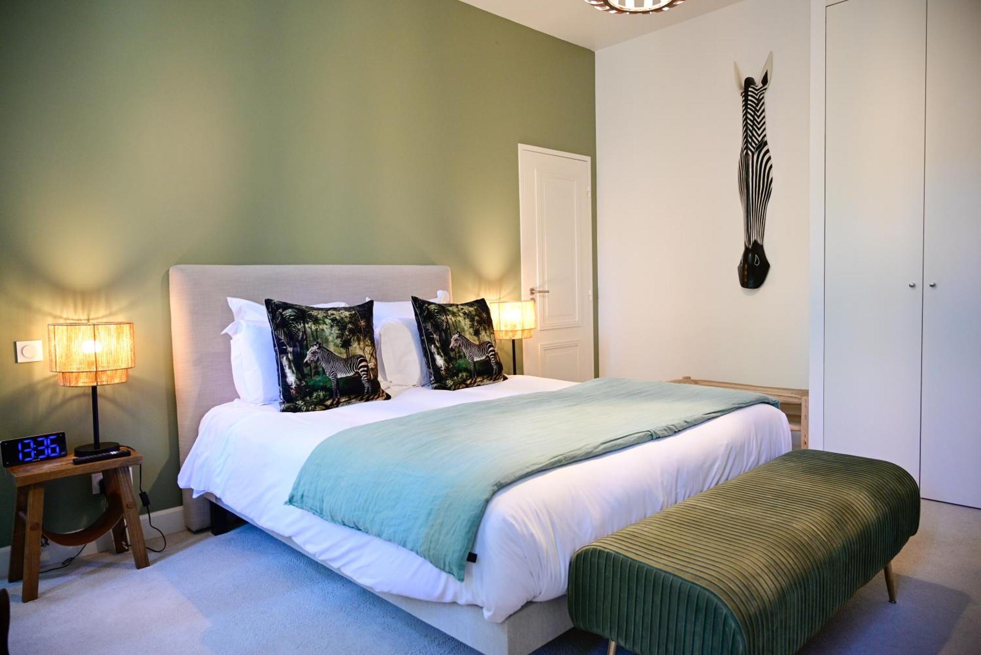 Pavillon Des Millesimes & Wellness Center Bed & Breakfast Lussac  Exterior photo