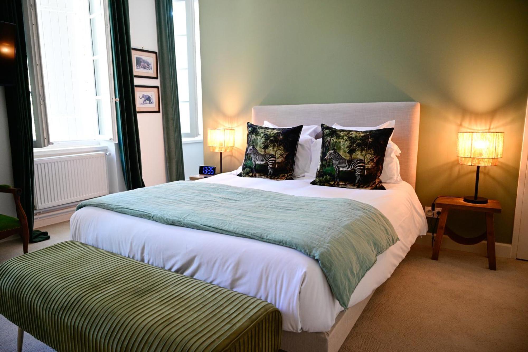 Pavillon Des Millesimes & Wellness Center Bed & Breakfast Lussac  Exterior photo